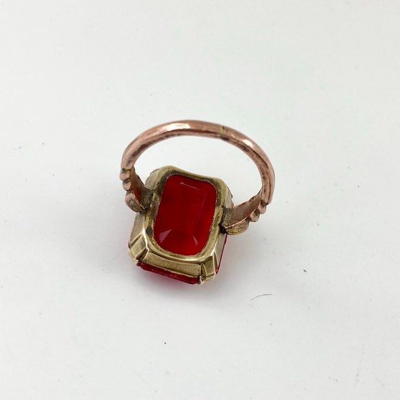 Art Deco Czech Gypsy Red Glass Gold Tone Emerald Cut Statement Ring. Size 6 - Picture 6 of 8